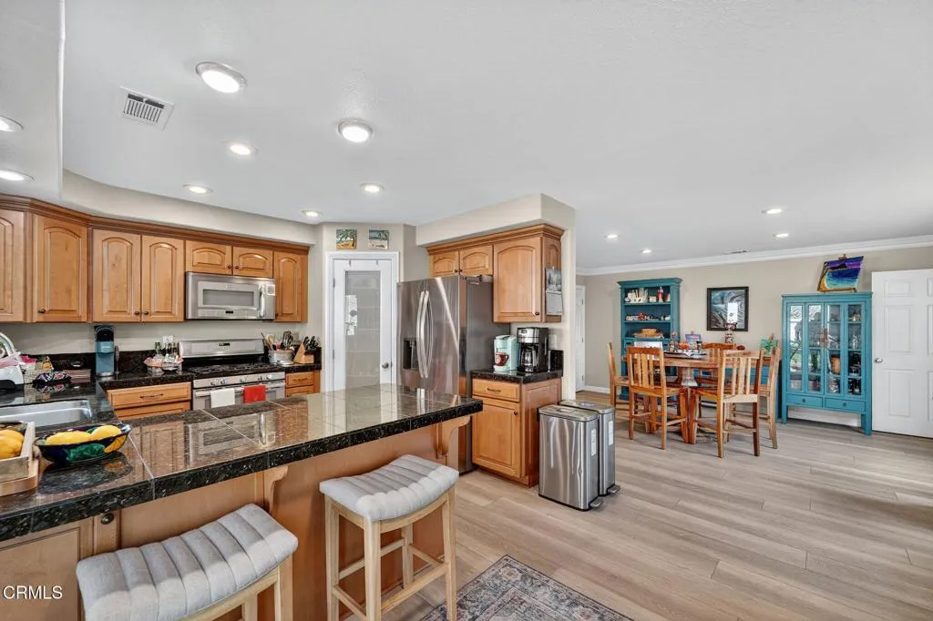 1595 Lyndhurst Avenue, Camarillo, California 93010 home-pic-8